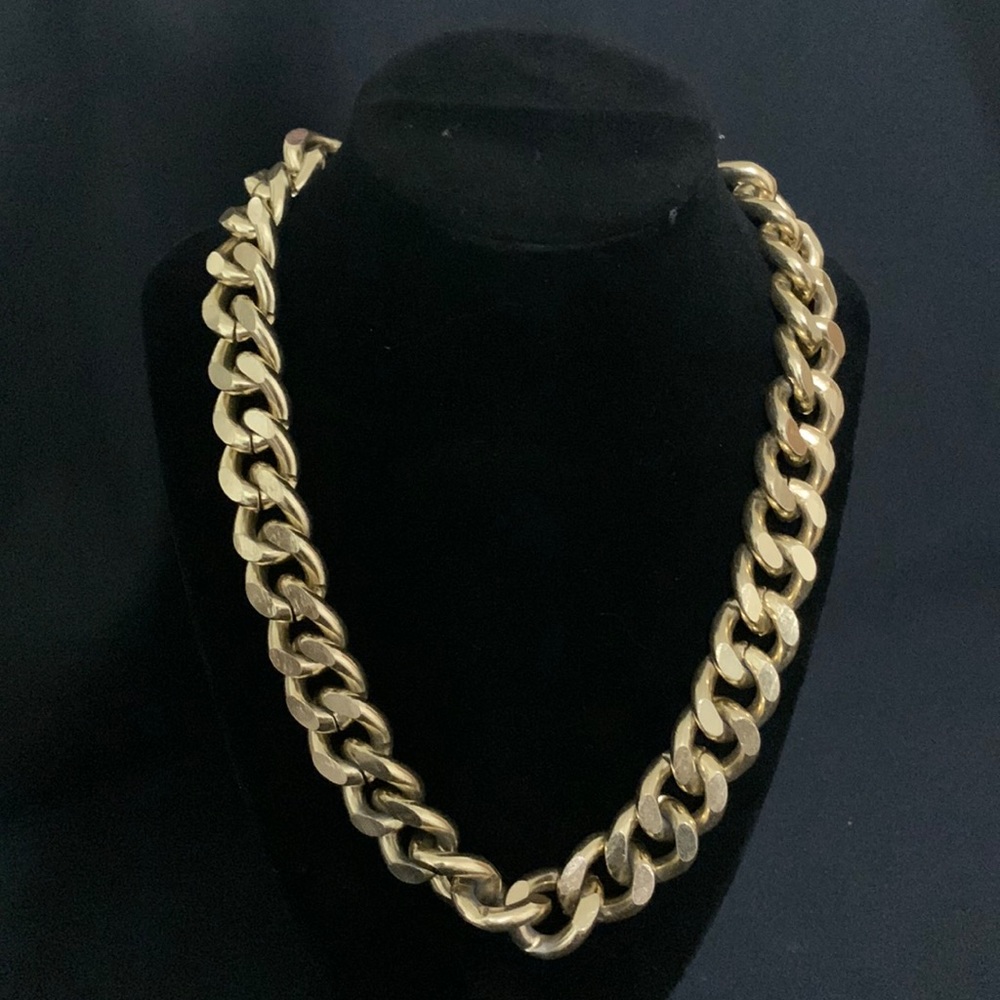 Gold chain necklace